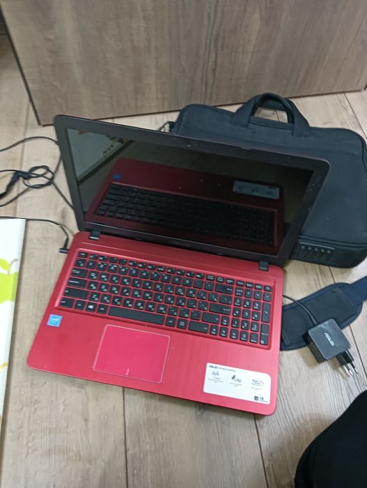 Ноутбук Асус почти как новая состояние