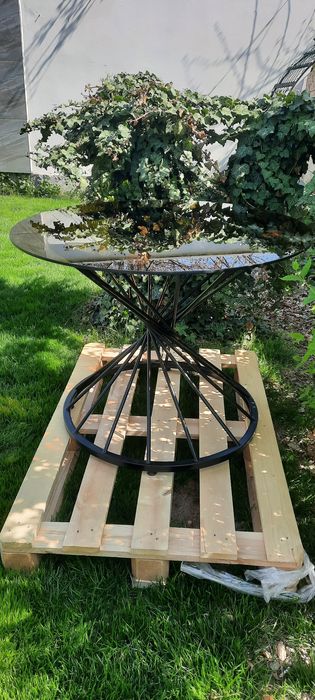 Стол кофейный чайный обеденный