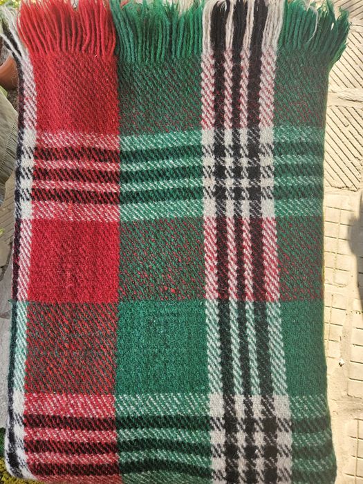 Вълнени родопски одеяла