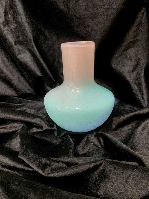 Ваза стеклянная градиент 22см – современный стиль