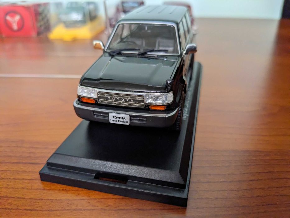 Модель Toyota Land Cruiser 80 1:43