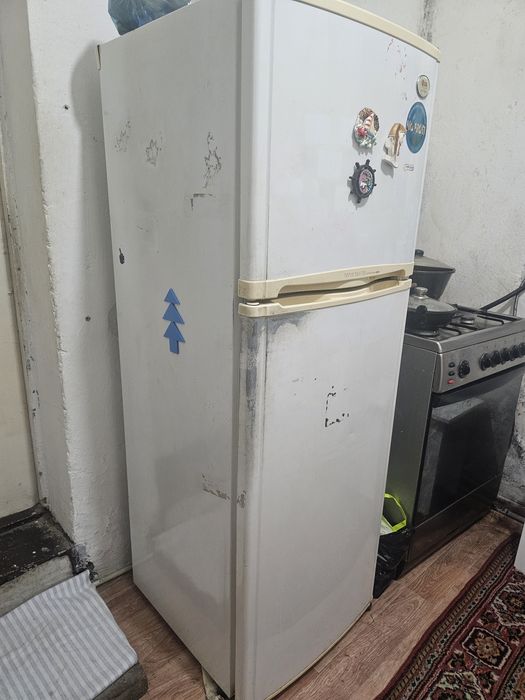Продам холодильник и газ плиту