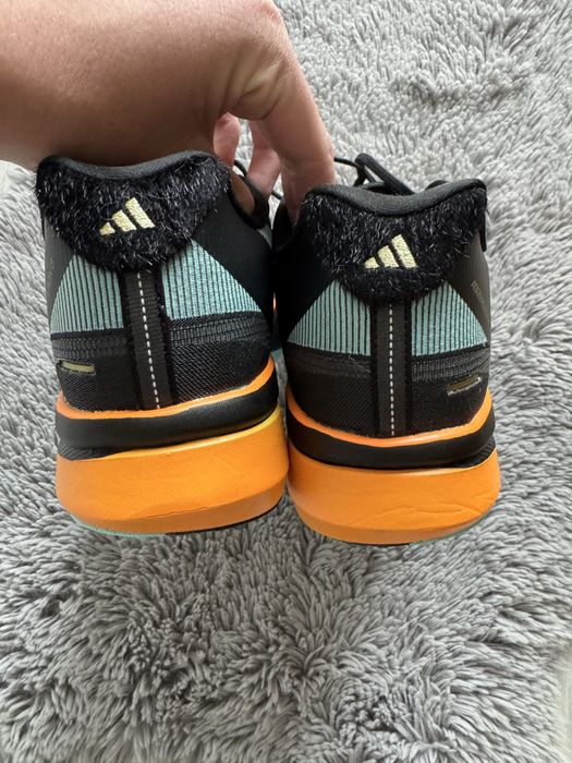 Vand papuci adidasai adizero boston 13