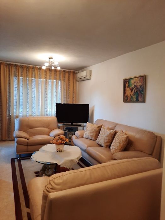 Продава се Тристаен апартамент в Пазарджик, Идеален център - 105 кв.м за 1429 €/кв.м - Снимка #13