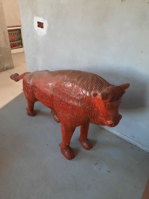 Cusca pui iepuri caini ,mese ,fantani, obiecte rustice