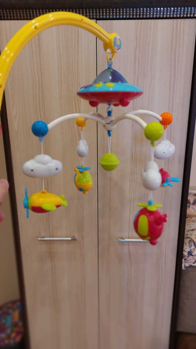 Музикална въртележка за детско легло