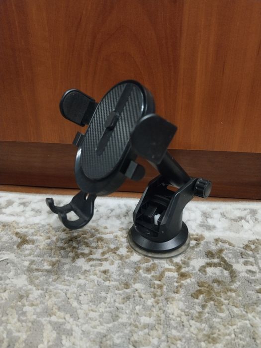 Держатель для телефона в машину