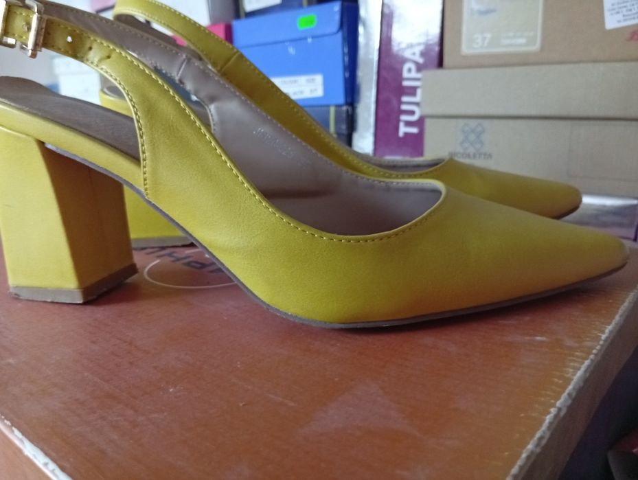 Pantofi eleganti