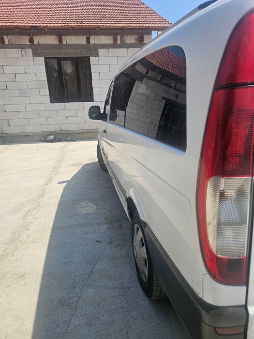 Mercedes vito 2.2 cdi 150 ps 8+1locuri acte de Anglia volan pe partea stânga