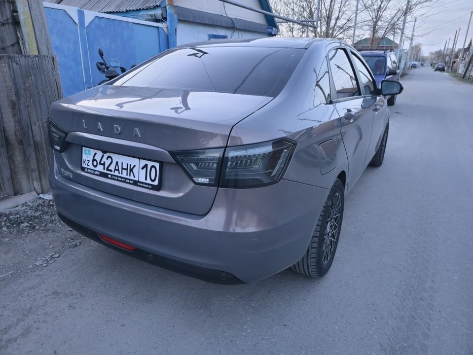 Lada Vesta люкс 1.6