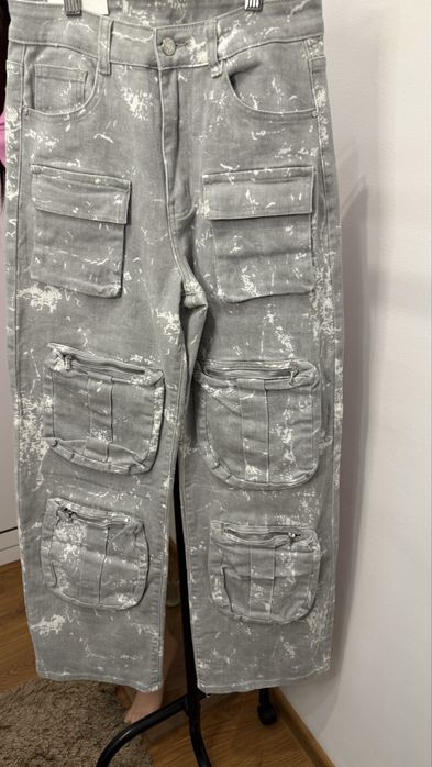 Дънки  в сиво с джобове спортно елегантни