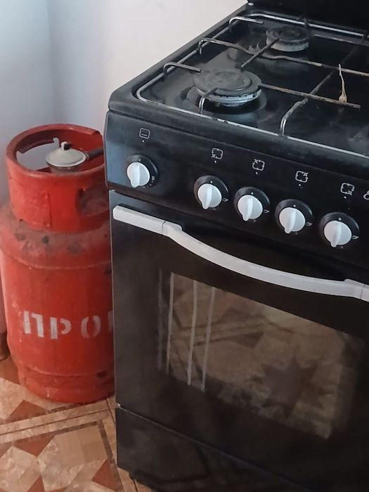 Продам газ плиту
