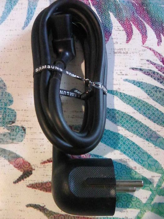 Продавам кабел за монитор