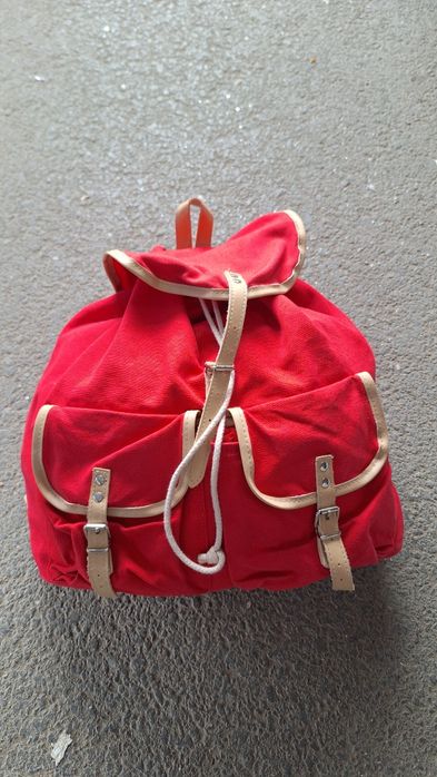 Rucsac deosebit rosu