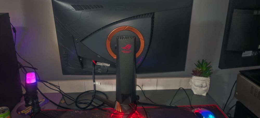 Monitor curbat gaming asus rog Swift