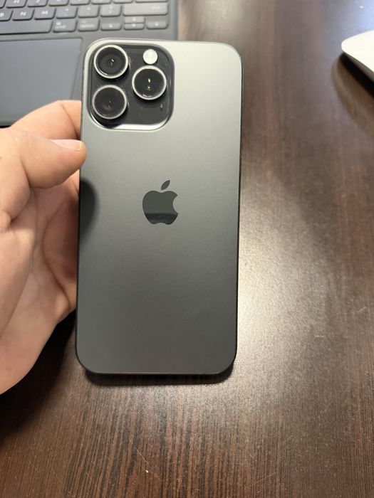 Vand Iphon 15 Promax 256 Gb full box