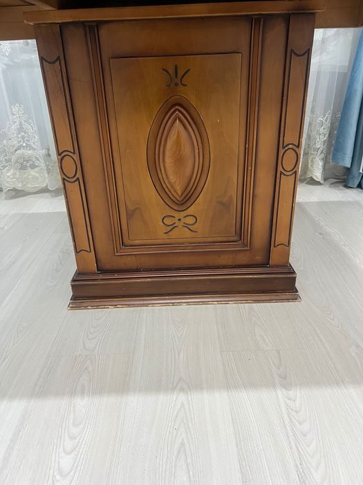 Продам стол из настоящего дерева