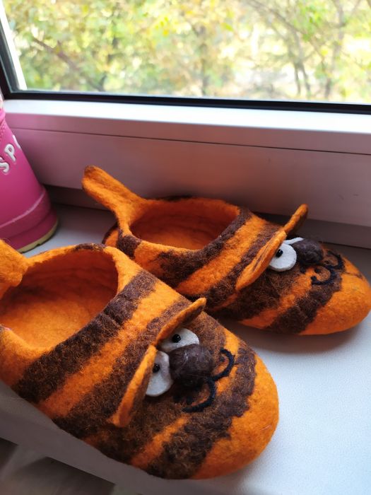 Обувь для девочки. Размеры 29,35.