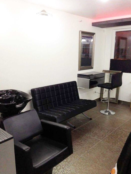 VANZARE Spatiu Comercial - Salon Infrumusetare FULL UTILAT - 28mp