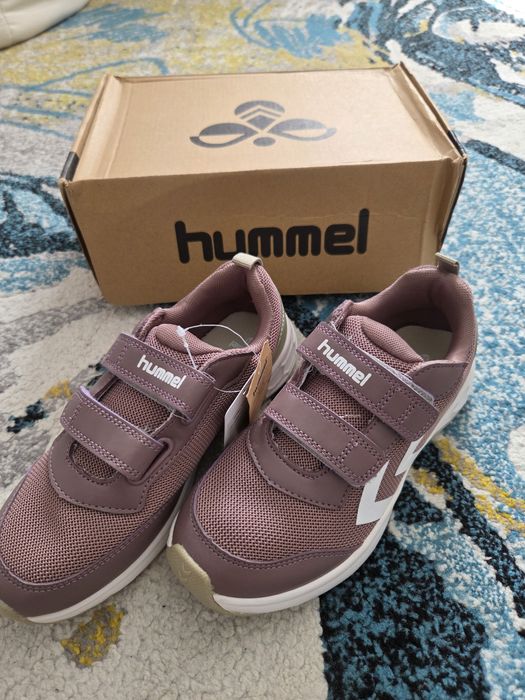 Новые кроссовки 34 размера