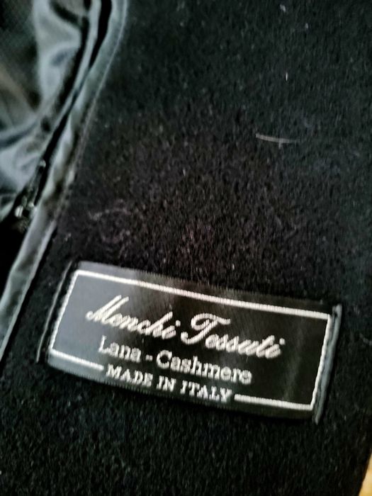 Продам пальто и две куртки. Дешёво.