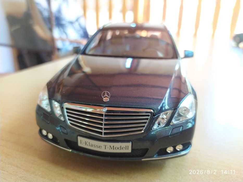 1:18 Метален модел на Mercedes S212 E-Klasse T-Modell / Tenorit Grau / 2009- Minichamps