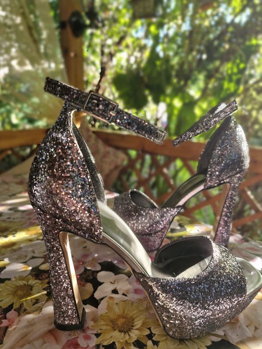 Дамски официални обувки на висок ток!!