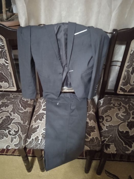 Продам кастюмы  брюки