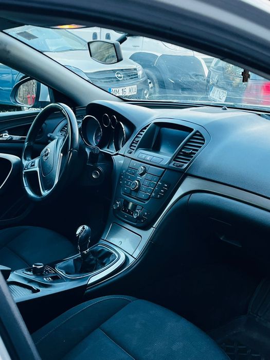 De vanzare Opel Insignia 2.0 cu motor defect pret 1500 euro