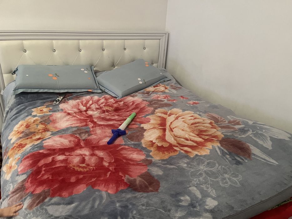 Продается спальный гарнитур