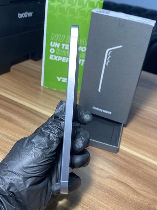 Samsung Galaxy s25 FE • 128 GB • Black