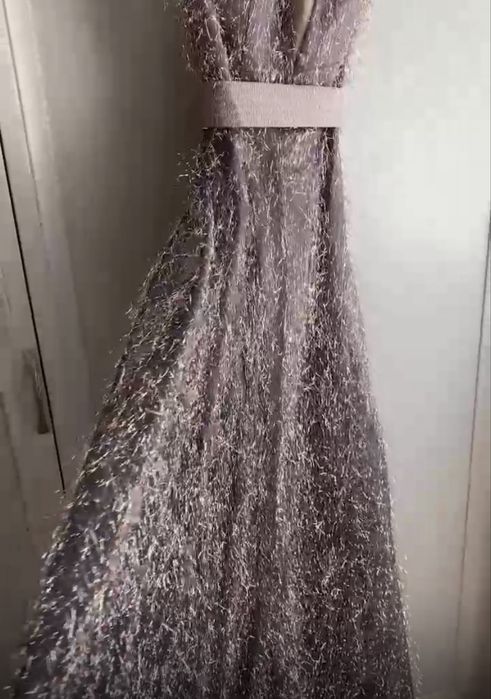 Шикарное вечернее платье