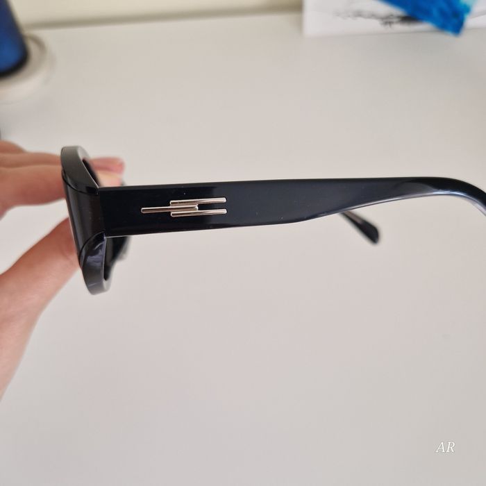 Очки солнечные, черные