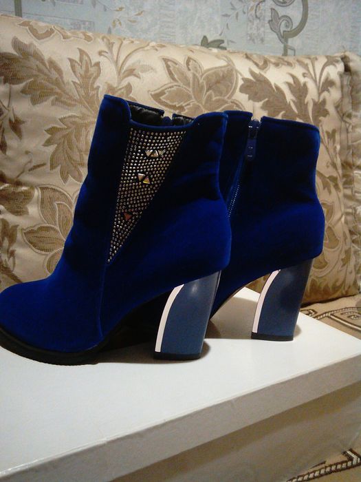 Продам ботильоны кожаные.