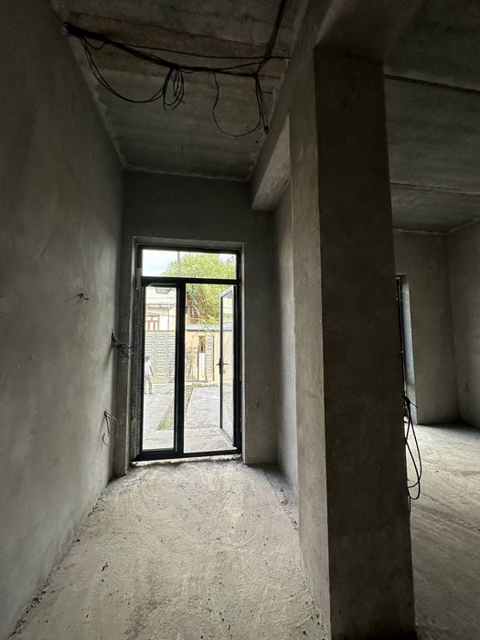Участка сотилади, каробка ҳолатда. 4 та хона, 2 сотих. Нархи — 125 000