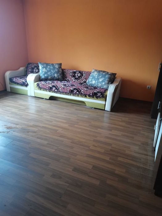 Vand apartament cu 2 camere in loc. Deta