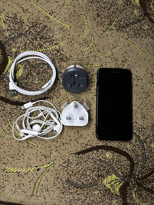 Продам/Обменяю iPhone 7 32gb Black.