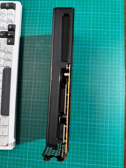 Продаю Palit GeForce RTX 5060 Dual 8 Gb