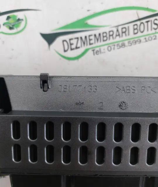 Grila ventilatie bord centru 09177133 Opel Vectra 2002