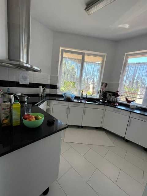 Vilă spațioasă P+1 de vânzare – Copăceni, Ilfov aproape de A0