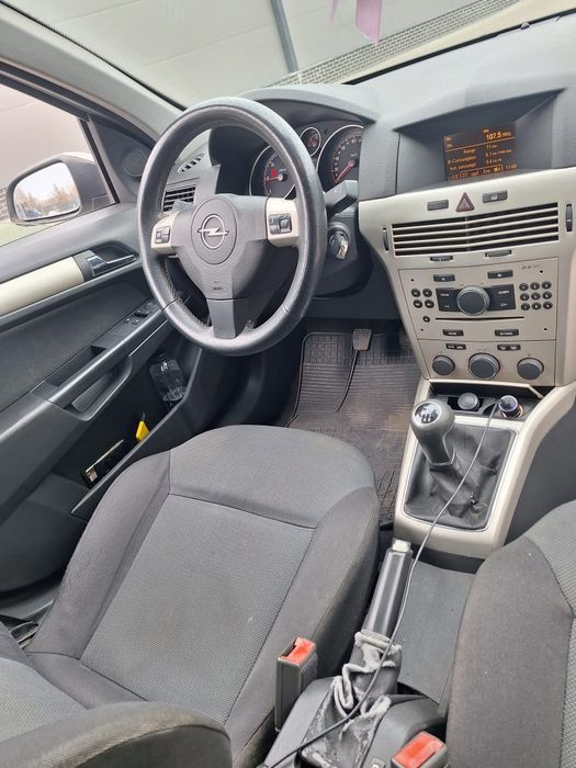 Vând opel Astra 1.7