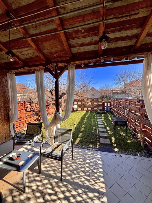 Inchiriere Casa Tip Duplex