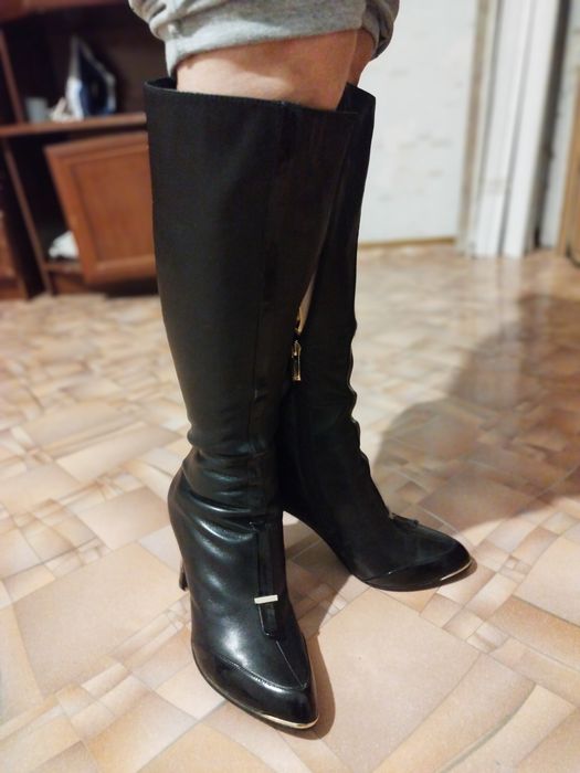 Женские кожаные сапоги