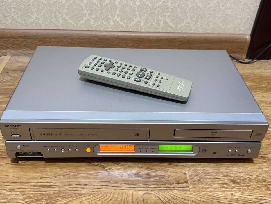 Видеомагнитофон & DVD - SHARP  6-Head Hi-Fi Stereo! Made In Japan!