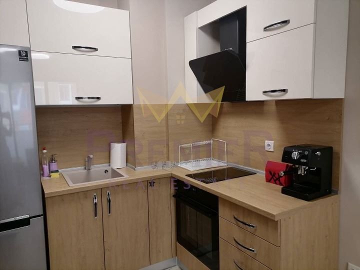 Дава се под наем Двустаен апартамент в Варна, Кайсиева градина - 47 кв.м за 306 € - Снимка #2