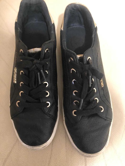 Guess сникърси 30лв