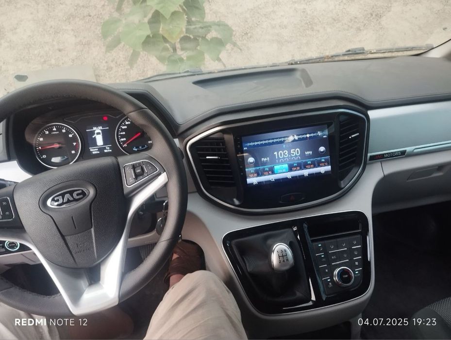 JAK M4 11 o’rindiqli sotiladi Toza metan 25yil