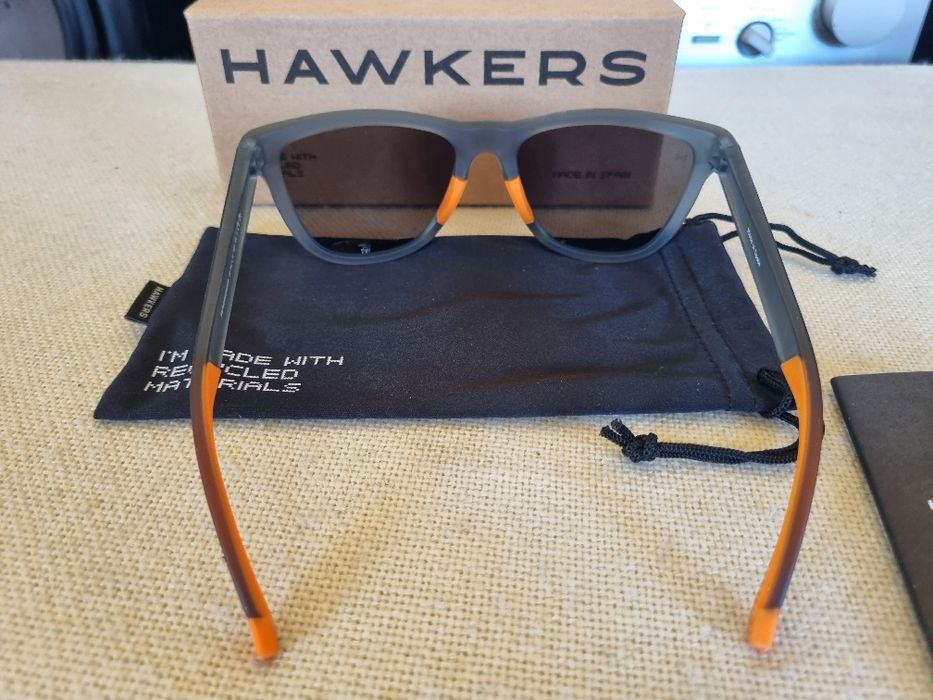 Ochelari de soare Hawkers. Noi.