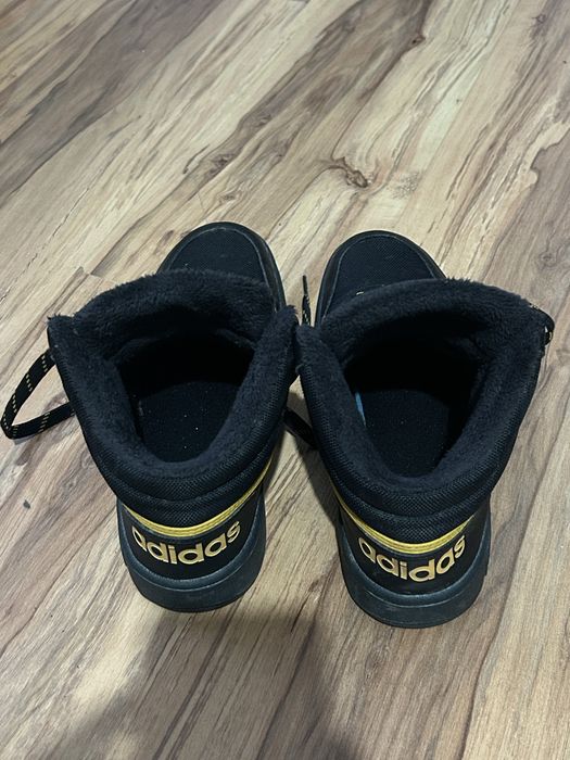 Маратонки и Ботуши на Adidas!