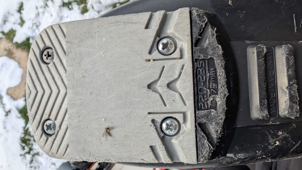 Schiuri Blizzard RXK 110 cm + Clăpari Nordica 220–235 in stare buna